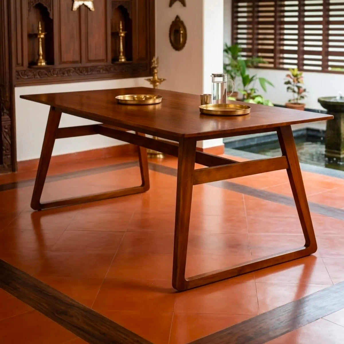 Lander Dining table